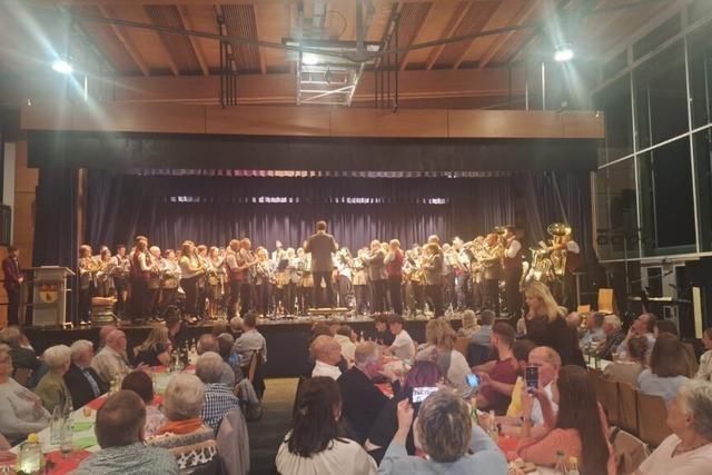 Musikverein Gresgen und Hebelmusik Hausen begeistern mit einem vielfltigen Konzertabend