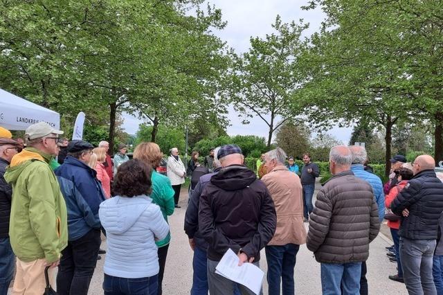 Groes Interesse der Anwohner an Wrmenetz- und Glasfaser-Baustelle in Nollingen