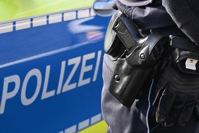 16-Jhriger greift nach Polizei-Waffe – Zeuge schreitet ein