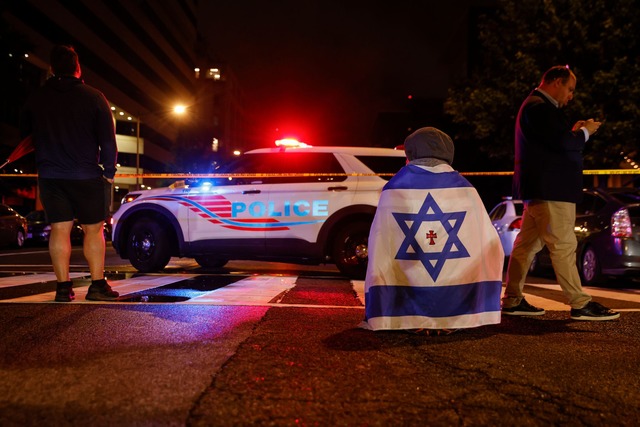 Der get&ouml;tete Mitarbeiter der isra... die deutsch-israelischen Beziehungen.  | Foto: Mehmet Eser/ZUMA Press Wire/dpa
