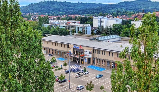 Der Arena-Einkaufspark in Lahr wurde am 24. Mai 2000 offiziell erffnet.  | Foto: Edeka Kohler