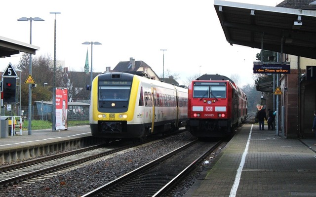 Der Bahnhof in Rheinfelden: In etwas m... soll die Strecke elektrifiziert sein. | Foto: Rolf Reißmann Der Bahnhof in Rheinfelden: In etwas m... soll die Strecke elektrifiziert sein. | Foto: Rolf Reißmann