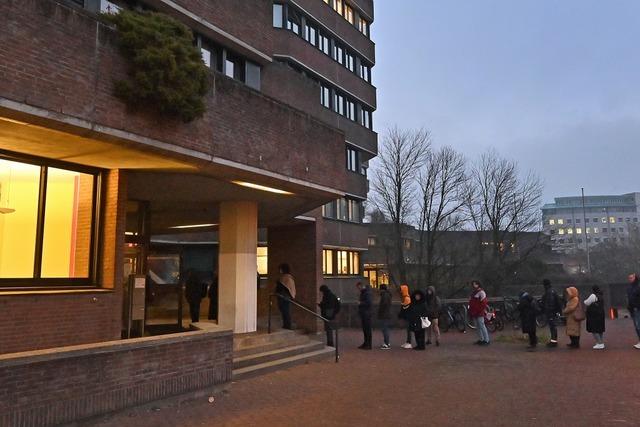 Die Freiburger Auslnderbehrde will jetzt Welcome-Center statt Warteschlangen-Amt sein