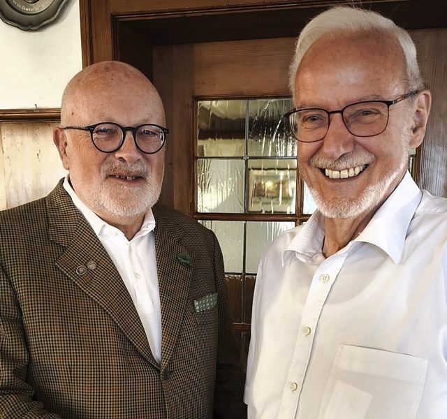 Ernst Schilling gratuliert Winfried Hö...erne Landesehrennadel verliehen bekam. | Foto: Werner Schnabl Ernst Schilling gratuliert Winfried Hö...erne Landesehrennadel verliehen bekam. | Foto: Werner Schnabl