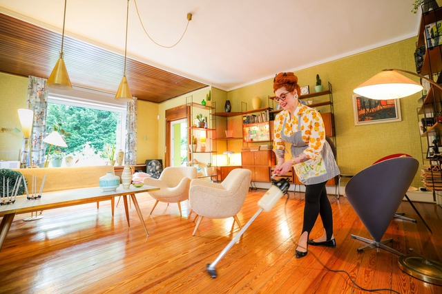 Auch die Elektroger&auml;te sind viele Jahrzehnte alt, funktionieren aber.  | Foto: Christoph Reichwein/dpa