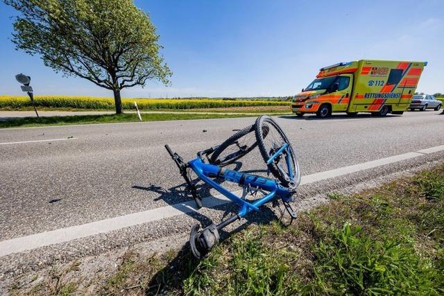 Auf Landstraßen steigt das Risiko für schwere Radunfälle – vor allem für Senioren mit E-Bikes Auf Landstraßen steigt das Risiko für schwere Radunfälle – vor allem für Senioren mit E-Bikes
