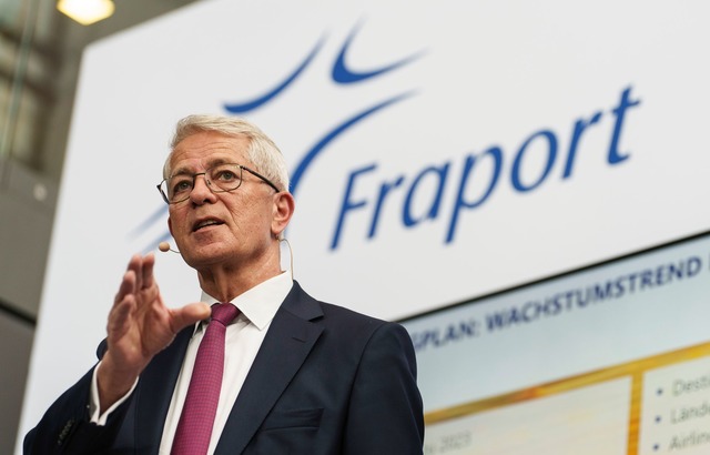 Der Frankfurter Flughafen-Chef Stefan ...ssere P&uuml;nktlichkeit. (Archivbild)  | Foto: Andreas Arnold/dpa