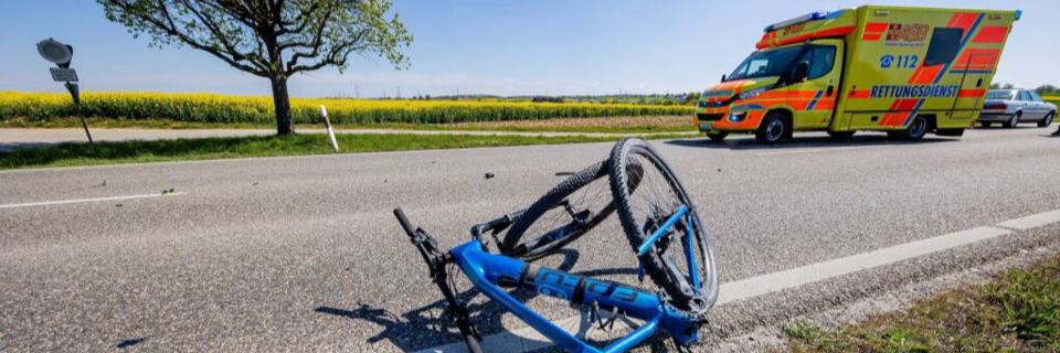 Auf Landstraen steigt das Risiko fr Radunflle - vor allem fr Senioren mit E-Bikes