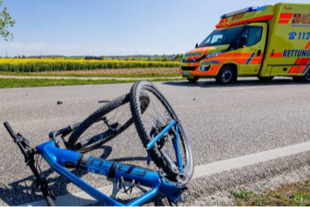 Auf Landstraen steigt das Risiko fr Radunflle - vor allem fr Senioren mit E-Bikes