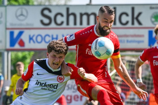Letzter Einsatz für den Bahlinger SC: ... bei den Kaiserstühlern verabschieden. | Foto: Claus G. Stoll Letzter Einsatz für den Bahlinger SC: ... bei den Kaiserstühlern verabschieden. | Foto: Claus G. Stoll