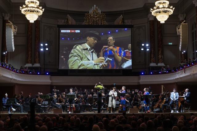 "Fussball, das isch unser Lbe":  Moritz Eggerts Oratorium "Der 7. Himmel" in Basel