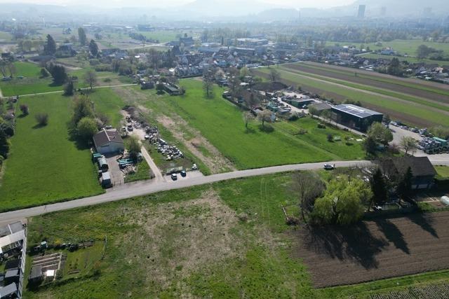 In Wyhlen wird die Unterfhrung fr Fugnger und Radfahrer neben der Rheinstrae gebaut