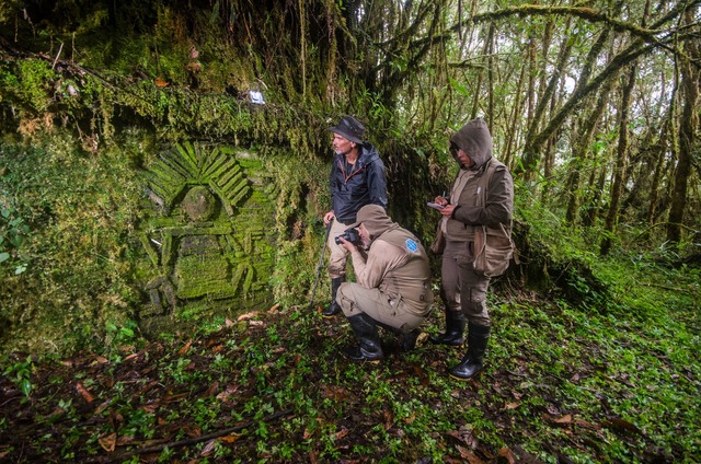 Die Chachapoya errichteten in den Nebe...ane Zentren und rituelle St&auml;tten.  | Foto: Heinz Plenge Pardo/World Monuments Fund/dpa