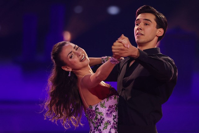 Neuer Dancing Sta: Diego Pooth mit seiner Tanzpartnerin Ekaterina Leonova.  | Foto: Rolf Vennenbernd/dpa