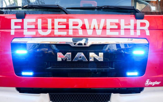 Das Mehrfamilienhaus in Villingen-Schw... vollständig ausgebrannt. (Symbolbild) | Foto: Julian Stratenschulte (dpa) Das Mehrfamilienhaus in Villingen-Schw... vollständig ausgebrannt. (Symbolbild) | Foto: Julian Stratenschulte (dpa)