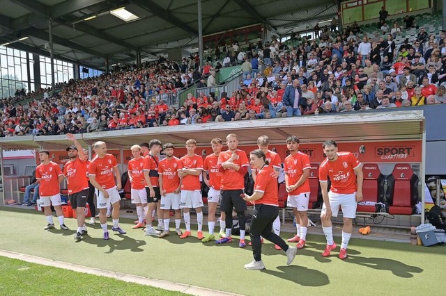 Rekordkulisse: die Auggener Reserveban...pttribne im Freiburger Dreisamstadion  | Foto: Achim Keller