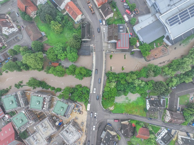 55.000 Adressen in Baden-W&uuml;rttemb...hochwassergef&auml;hrdet. (Archivbild)  | Foto: Jason Tschepljakow/dpa