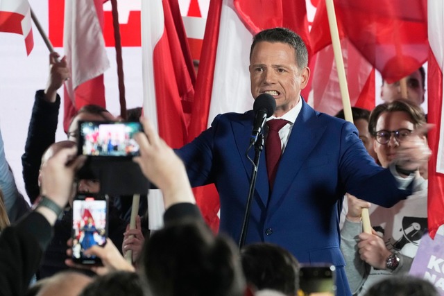 Der Warschauer Oberb&uuml;rgermeister ...gschef Tusk an den Start. (Archivbild)  | Foto: Czarek Sokolowski/AP/dpa
