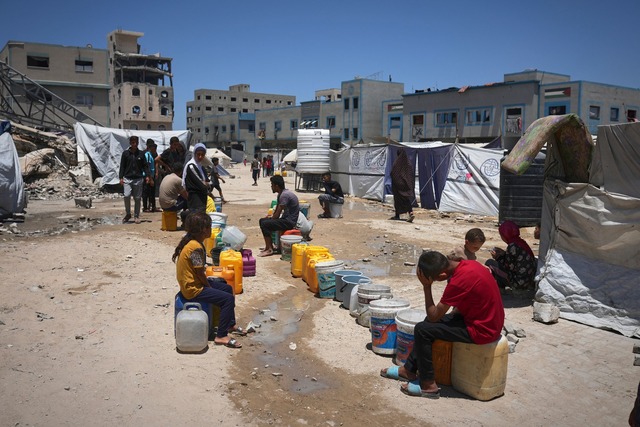 Nach pal&auml;stinensischen Angaben ve...ff fast alle ihre Kinder. (Archivbild)  | Foto: Jehad Alshrafi/AP/dpa
