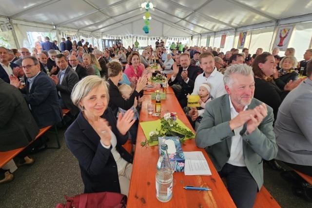 "Nachfolger findet hervorragend bestelltes Haus vor": Viel Lob fr Brgermeister Gerd Schnbett zum Abschied