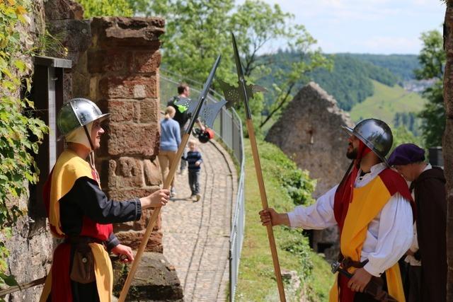 Szenische Sonderfhrung auf der Burg Rtteln entfhrt in die Zeit der Bauernaufstnde