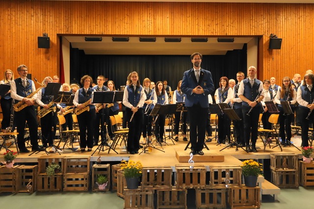 Der Musikverein Efringen-Kirchen beim Doppelkonzert | Foto: Gudrun Gehr Der Musikverein Efringen-Kirchen beim Doppelkonzert | Foto: Gudrun Gehr