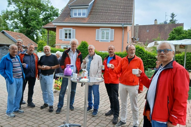 Einmal monatlich ist das Männercafé zur Marktzeit auf dem Wochenmarkt. | Foto: Diakonie Landkreis Lörrach Einmal monatlich ist das Männercafé zur Marktzeit auf dem Wochenmarkt. | Foto: Diakonie Landkreis Lörrach