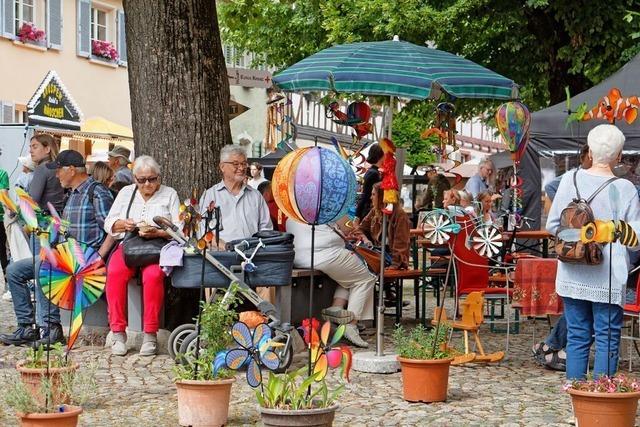 Knstler prsentieren ihre Werke in Burkheim