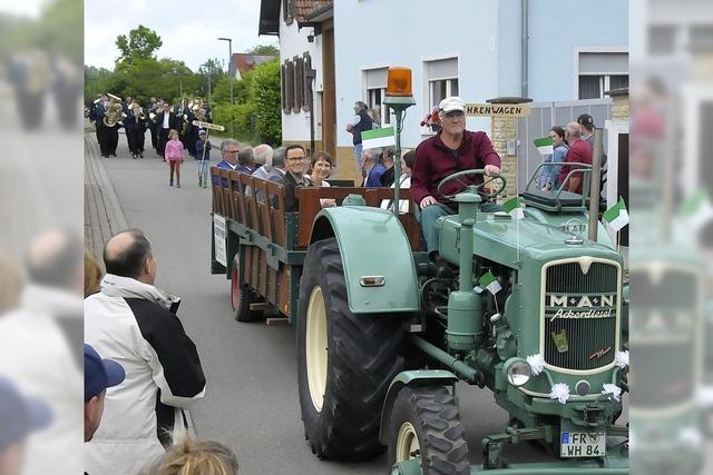 Jubilumsfest klingt mit musikalischem Umzug aus