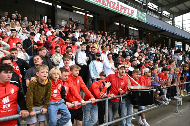 Auggen feierte beim Pokalfinale in Freiburg eine große Fußballparty