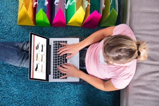 Jeder fnfte junge Mensch hat Schulden – Was Klarna und Paypal damit zu tun haben