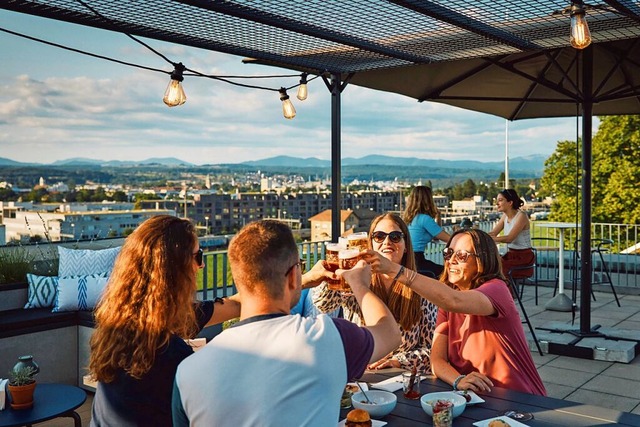 und zum anderen einen fantastischen Ausblick auf Rheinfelden.  | Foto: Colin Frei