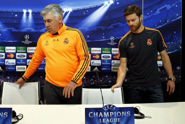Carlo Ancelotti und Xabi Alonso: Vor &...zehn Jahren gemeinsam bei Real Madrid.  | Foto: Chema Moya/epa/dpa