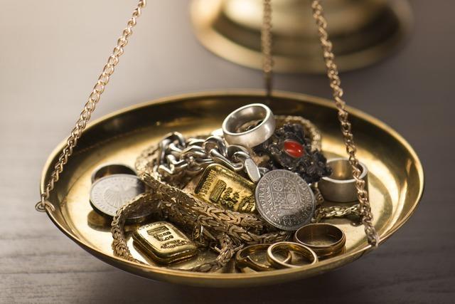 Der Kilopreis fr Gold steigt - soll man Omas Ringe verkaufen? Wie wird man den Schmuck los?