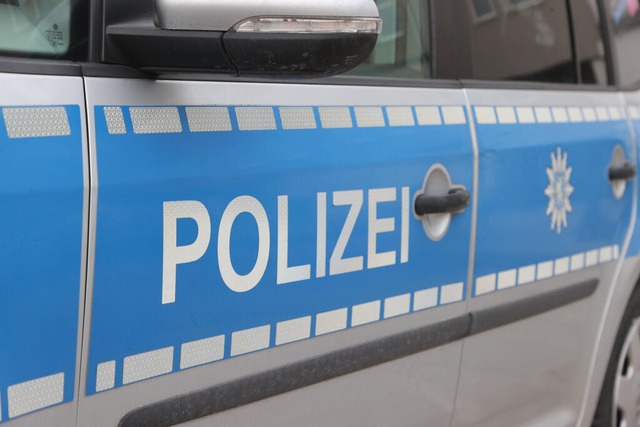 Mehr als zwei Promille ergab der Atema...lizei (Symbolfoto) kontrolliert wurde.  | Foto: Bodo Schackow (dpa)