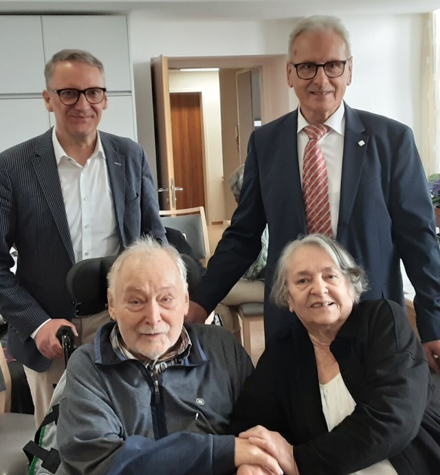 Wolfgang Glatz (vorne links), daneben ...Geehrten für dessen großes Engagement. | Foto: Wolfgang Beck Wolfgang Glatz (vorne links), daneben ...Geehrten für dessen großes Engagement. | Foto: Wolfgang Beck