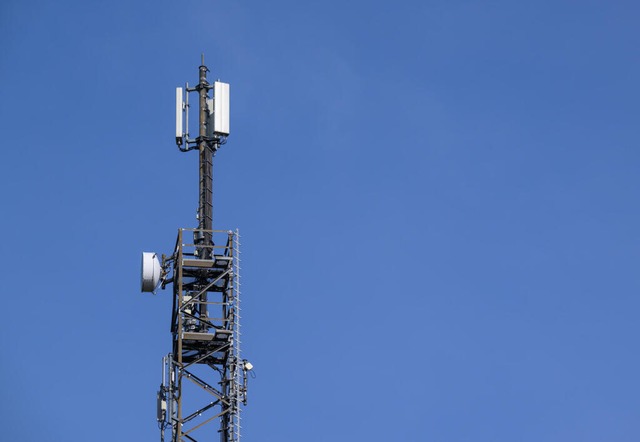 Brger knnen sich mit einer App an ei...erprfung der Netzqualitt beteiligen.  | Foto: Patrick Pleul (dpa)