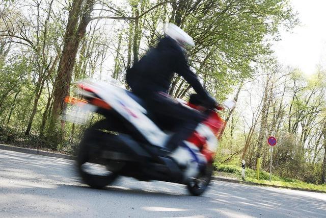 Motorradfahrer strzt in Laufenburger Kreisel und verletzt sich leicht