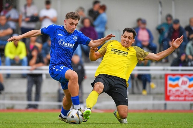 Die Grtsche passt nicht ganz: In dies...Vincenzo Schmitz vom SV Eichsel durch.  | Foto: Gerd Grndl