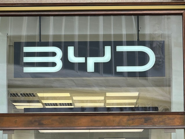 BYD aus China steigert seine Verk&auml;ufe in Europa.  | Foto: Benedikt von Imhoff/dpa