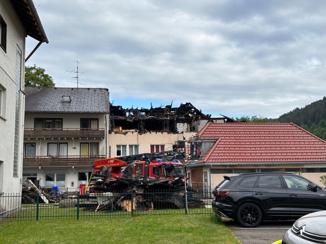 Am Morgen danach sieht man das Ausma des Brandes in St. Blasien.  | Foto: Feuerwehr St. Blasien