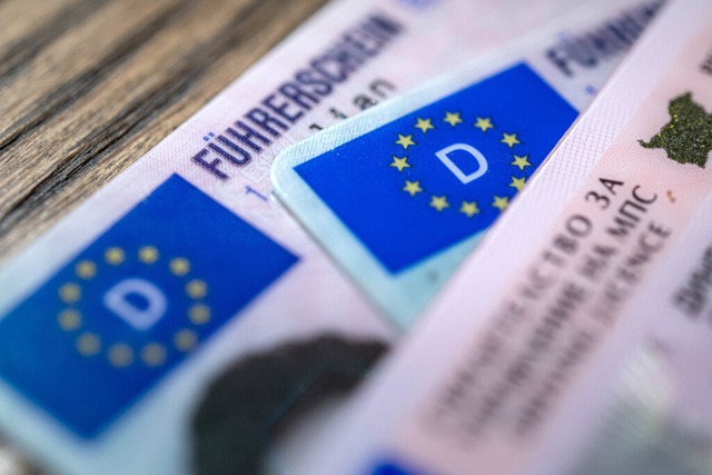 Die Polizei hat den Führerschein des Mannes konfisziert. | Foto: Sina Schuldt (dpa) Die Polizei hat den Führerschein des Mannes konfisziert. | Foto: Sina Schuldt (dpa)
