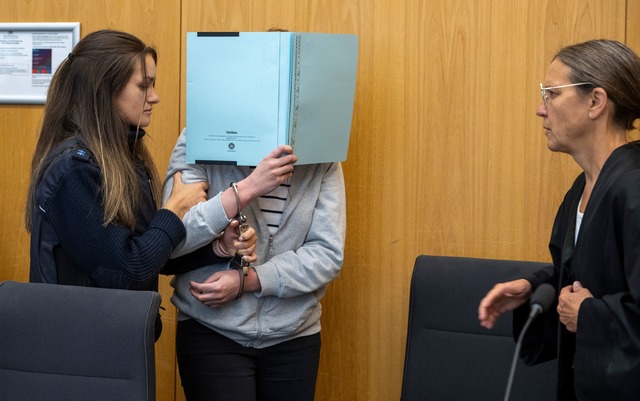 Im Oktober 2024 soll die 26 Jahre alte Frau den Mann get&ouml;tet haben.  | Foto: Stefan Puchner/dpa