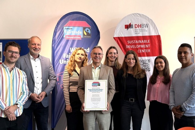 Die Leitungen des Sustainable Developm...tudentische Hilfskraft, 2. v. rechts). | Foto: DHBW Lörrach/Weiß Die Leitungen des Sustainable Developm...tudentische Hilfskraft, 2. v. rechts). | Foto: DHBW Lörrach/Weiß
