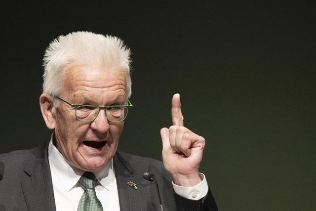 Kretschmann legt Grne-Jugend-Chefin wegen Anti-Polizei-Pullover Parteiaustritt nahe