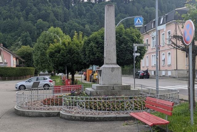 Neue Variante das Faller-Denkmal auf dem Zeller Bahnhofsvorplatz