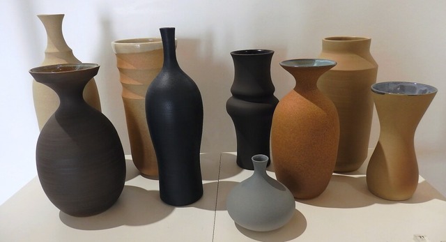 Die Schweizer Knstlerin Astrid Graf-N...zeit ihre Werke im Keramik-Museum aus.  | Foto: Bianca Flier