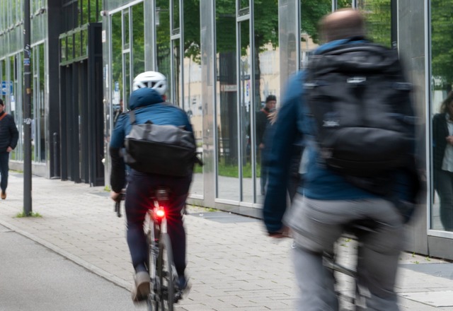 Gerade in Deutschland bieten viele Unt... ihren Mitarbeitern Fahrradleasing an. | Foto: Leonie Asendorpf/dpa Gerade in Deutschland bieten viele Unt... ihren Mitarbeitern Fahrradleasing an. | Foto: Leonie Asendorpf/dpa