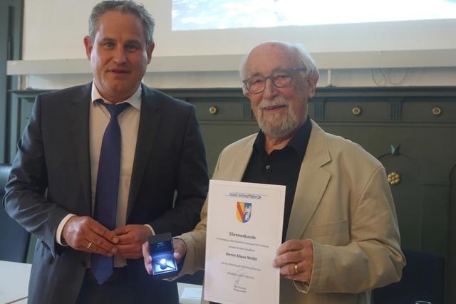 Der Schopfeimer Klaus Strütt hat in 40 Jahren 40 Jahrbücher herausgegeben