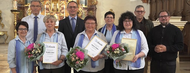 Ehrungen gab es für Monika Leber, Hele... Jutta Götz (mit Urkunden von links). | Foto: Jürgen Schweizer Ehrungen gab es für Monika Leber, Hele... Jutta Götz (mit Urkunden von links). | Foto: Jürgen Schweizer